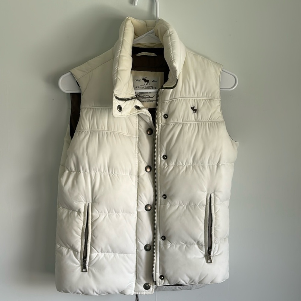 GUC white puffy vest
